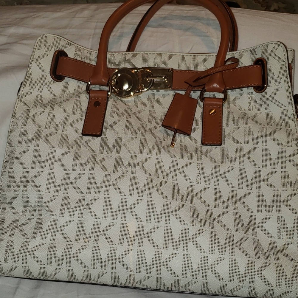 Cartera - Picture 1 of 7